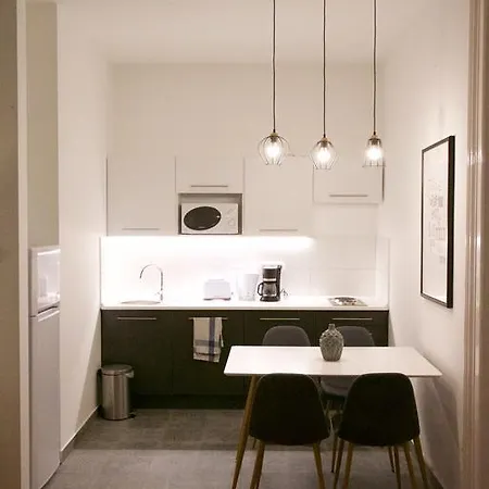 Five Season's Apartman *
