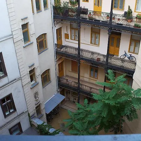Five Season's Apartment *