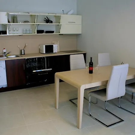 Apartament Five Season's *