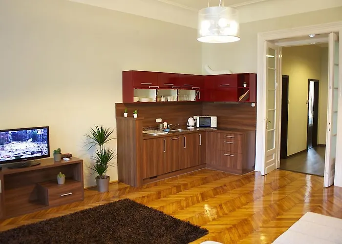 Five Season's בודפשט