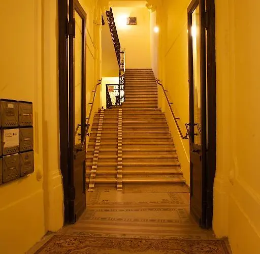 Five Season's בודפשט