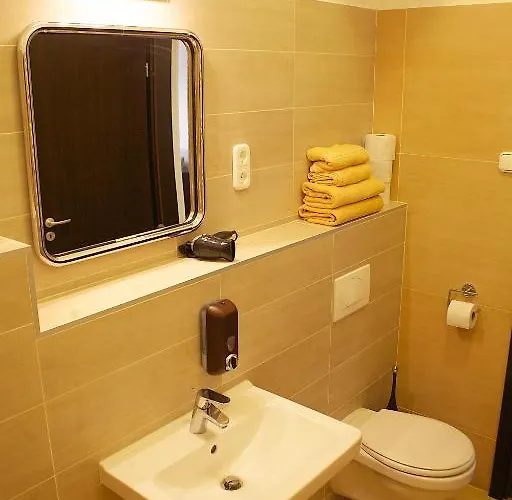 Five Season's * בודפשט