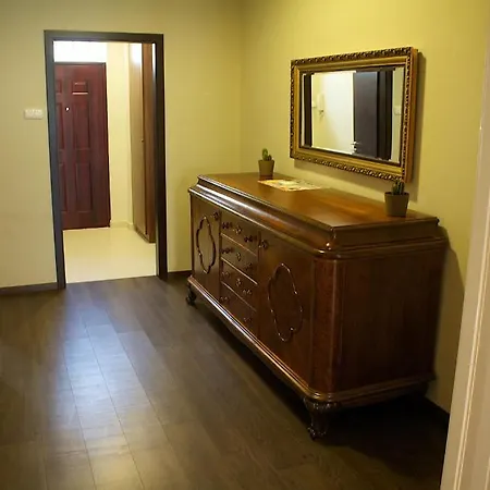 Five Season's * Budapest