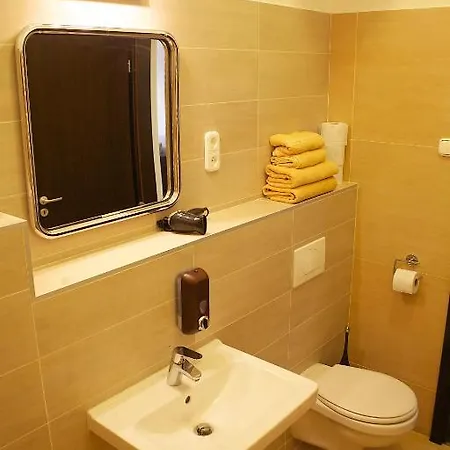 Five Season's * Budapest