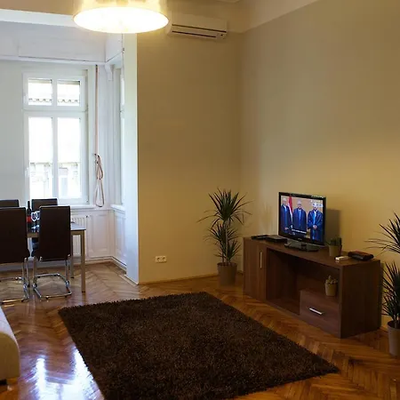 Five Season's Budapest